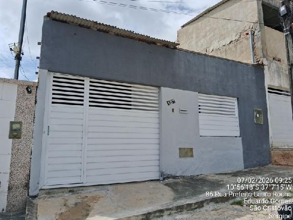 Vende-se em Sao Cristovao-SE  Casa, 106.17 de área total, 106.17 de área privativa, 126.00 de área do terreno,  3_qto(s), a.serv, WC, 1_sala(s), cozinha, 1_vaga(s) de garagem.