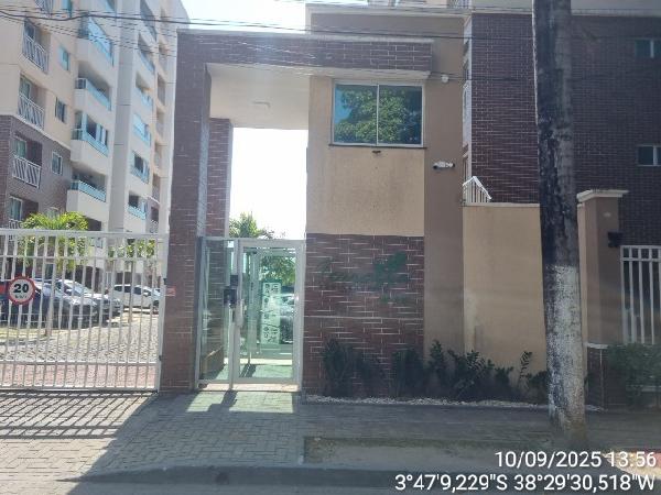 Vende-se em Fortaleza-CE  apto, 78.95 de área total, 55.83 de área privativa, 1_vaga(s) de garagem.
