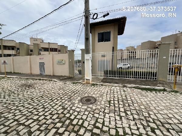 Vende-se em Mossoro-RN  apto, 56.06 de área total, 48.83 de área privativa,  2_qto(s), a.serv, WC, 1_sala(s), cozinha.