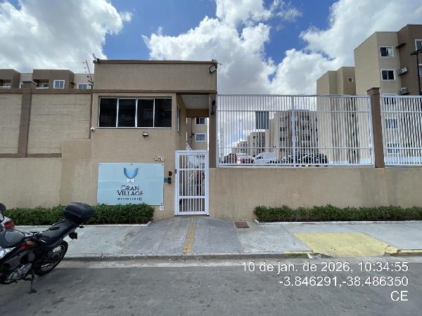 Vende-se em Fortaleza-CE  apto, 64.10 de área total, 47.91 de área privativa,  2_qto(s), WC, 1_sala(s), cozinha.