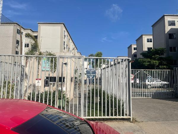 Vende-se em Fortaleza-CE  apto, 81.49 de área total, 44.28 de área privativa, 1_vaga(s) de garagem.