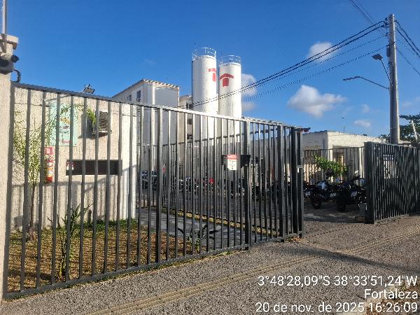 Vende-se em Fortaleza-CE  apto, 80.43 de área total, 44.28 de área privativa,  2_qto(s), WC, 1_sala(s), cozinha.