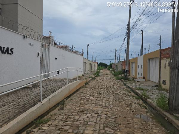 Vende-se em Teresina-PI  apto, 68.15 de área total, 49.70 de área privativa,  2_qto(s), a.serv, WC, 1_sala(s), cozinha, 1_vaga(s) de garagem.