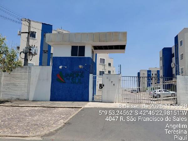 Vende-se em Teresina-PI  apto, 45.00 de área total, 45.00 de área privativa,  2_qto(s), WC, 1_sala(s), cozinha, 1_vaga(s) de garagem.