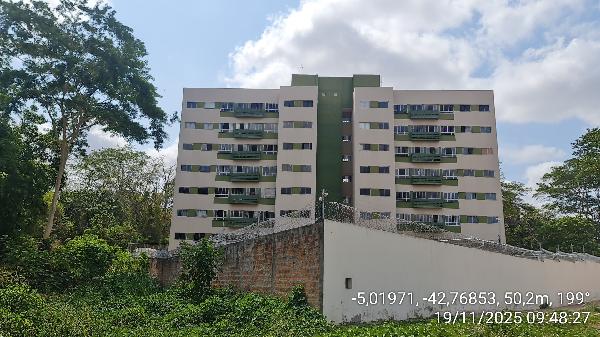 Vende-se em Teresina-PI  apto, 68.34 de área total, 56.09 de área privativa,  2_qto(s), a.serv, WC, 1_sala(s), cozinha, 1_vaga(s) de garagem.