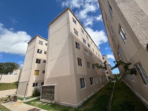 Vende-se em Salvador-BA  apto, 120.49 de área total, 40.53 de área privativa,  2_qto(s), a.serv, WC, 1_sala(s), cozinha.