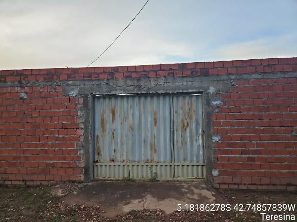 Vende-se em Teresina-PI  Casa, 61.12 de área privativa, 330.81 de área do terreno,  3_qto(s), a.serv, WC, 1_sala(s), cozinha.
