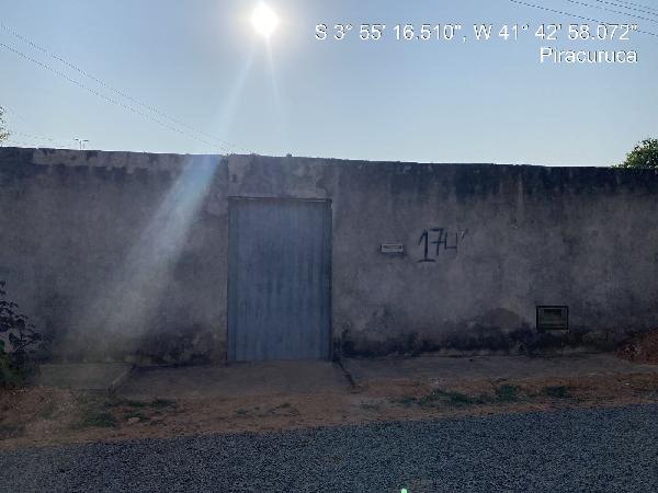 Vende-se em Piracuruca-PI  Casa, 69.00 de área privativa, 176.00 de área do terreno,  2_qto(s), a.serv, WC, 1_sala(s), cozinha, 1_vaga(s) de garagem.