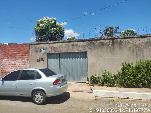 Vende-se em Teresina-PI  Casa, 73.50 de área total, 73.50 de área privativa, 300.00 de área do terreno,  3_qto(s), a.serv, WC, 1_sala(s), cozinha, Terraco, 1_vaga(s) de garagem.