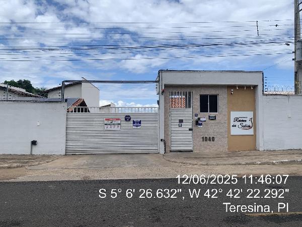 Vende-se em Teresina-PI  Casa, 61.39 de área total, 60.86 de área privativa, 73.47 de área do terreno,  2_qto(s), a.serv, WC, 1_sala(s), cozinha, 1_vaga(s) de garagem.