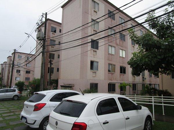 Vende-se em Lauro De Freitas-BA  apto, 99.25 de área total, 40.53 de área privativa,  2_qto(s), a.serv, WC, 1_sala(s), cozinha.