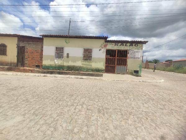 Vende-se em Iacu-BA  Casa, 75.98 de área total, 75.98 de área privativa, 120.52 de área do terreno,  2_qto(s), WC, 1_sala(s), cozinha.