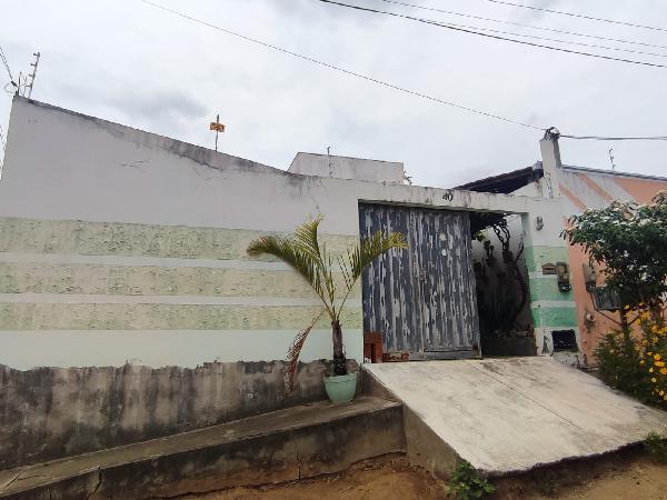 Vende-se em Itaberaba-BA  Casa, 48.00 de área privativa, 112.50 de área do terreno,  2_qto(s), WC, 1_sala(s), cozinha.
