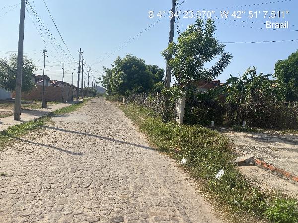 Vende-se em Uniao-PI  Casa, 54.00 de área total, 54.00 de área privativa, 300.00 de área do terreno,  2_qto(s), a.serv, WC, 1_sala(s), cozinha, Terraco.