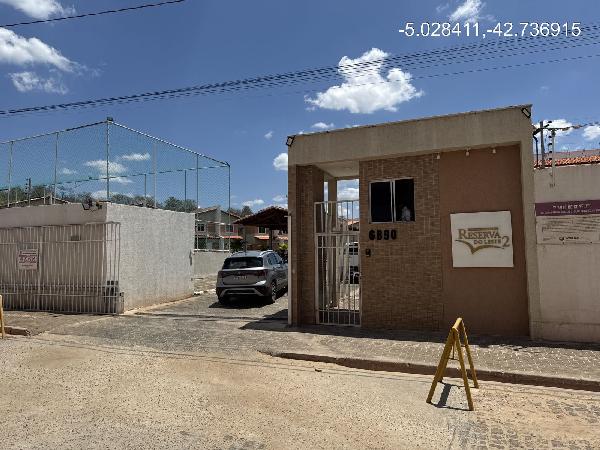 Vende-se em Teresina-PI  Casa, 61.41 de área total, 60.86 de área privativa, 84.33 de área do terreno,  2_qto(s), a.serv, WC, 1_sala(s), cozinha, 1_vaga(s) de garagem.