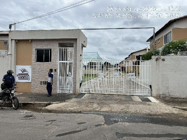 Vende-se em Teresina-PI  Casa, 113.73 de área total, 113.19 de área privativa, 84.08 de área do terreno,  2_qto(s), a.serv, WC, 1_sala(s), cozinha, Terraco, 1_vaga(s) de garagem.