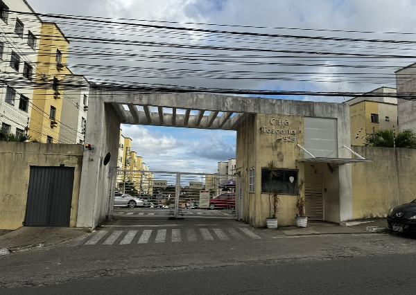 Vende-se em Lauro De Freitas-BA  apto, 79.23 de área total, 42.90 de área privativa,  2_qto(s), WC, 1_sala(s), cozinha, 1_vaga(s) de garagem.