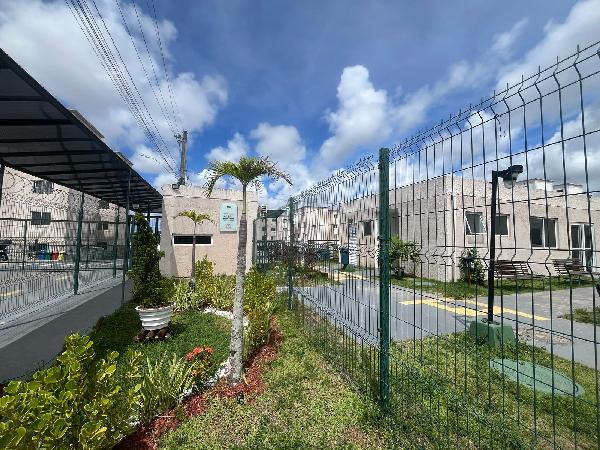 Vende-se em Salvador-BA  apto, 70.96 de área total, 40.53 de área privativa,  2_qto(s), a.serv, WC, 1_sala(s), cozinha.