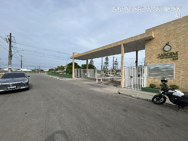 Vende-se em Maceio-AL  Casa, 68.26 de área total, 52.63 de área privativa, 180.03 de área do terreno,  2_qto(s), a.serv, WC, 1_sala(s), cozinha, Terraco, 1_vaga(s) de garagem.