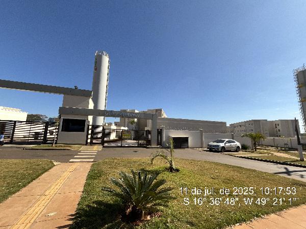 Vende-se em Goiania-GO  apto, 81.72 de área total, 39.30 de área privativa,  2_qto(s), a.serv, WC, 1_sala(s), cozinha, 1_vaga(s) de garagem.