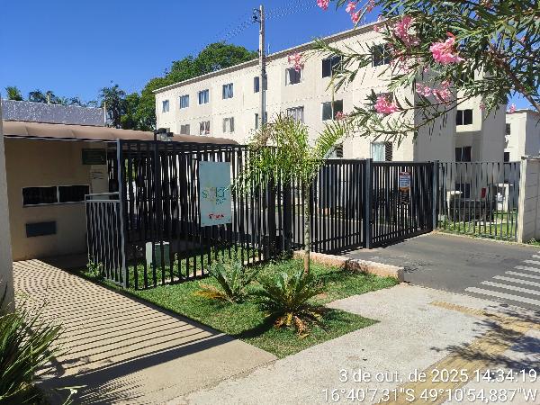 Vende-se em Goiania-GO  apto, 100.08 de área total, 42.05 de área privativa,  2_qto(s), a.serv, WC, 1_sala(s), cozinha, 1_vaga(s) de garagem.