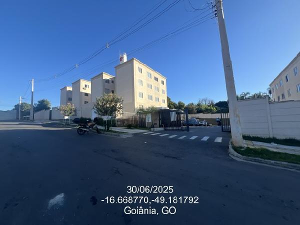 Vende-se em Goiania-GO  apto, 100.07 de área total, 42.05 de área privativa,  2_qto(s), a.serv, WC, 1_sala(s), cozinha, 1_vaga(s) de garagem.