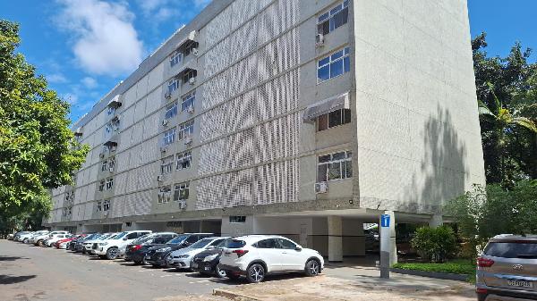 Vende-se em Brasilia-DF  apto, 125.30 de área total, 125.30 de área privativa, 0.00 de área do terreno.