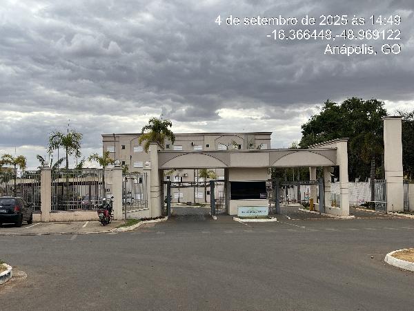 Vende-se em Anapolis-GO  apto, 42.81 de área total, 42.81 de área privativa,  2_qto(s), a.serv, WC, 1_sala(s), cozinha, 1_vaga(s) de garagem.