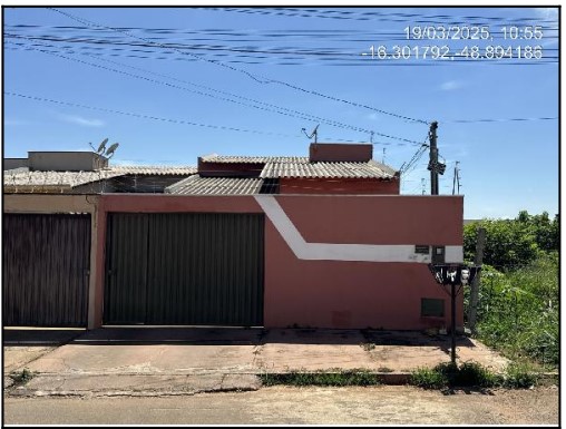 Vende-se em Anapolis-GO  Casa, 113.32 de área privativa, 200.10 de área do terreno,  3_qto(s), varanda, a.serv, WC, 1_sala(s), cozinha.