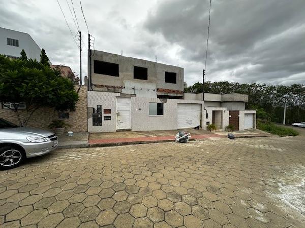 Vende-se em Colatina-ES  Casa, 110.00 de área total, 50.00 de área privativa, 200.00 de área do terreno,  1_qto(s), a.serv, WC, 1_sala(s), cozinha, 1_vaga(s) de garagem.
