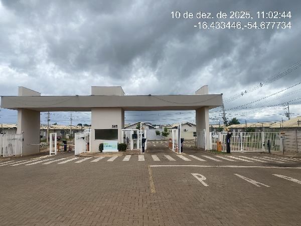 Vende-se em Rondonopolis-MT  Casa, 41.17 de área total, 40.61 de área privativa, 117.90 de área do terreno,  2_qto(s), a.serv, WC, 1_sala(s), cozinha, 1_vaga(s) de garagem.
