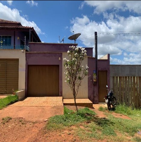 Vende-se em Altamira-PA  Casa, 300.00 de área privativa, 300.00 de área do terreno.