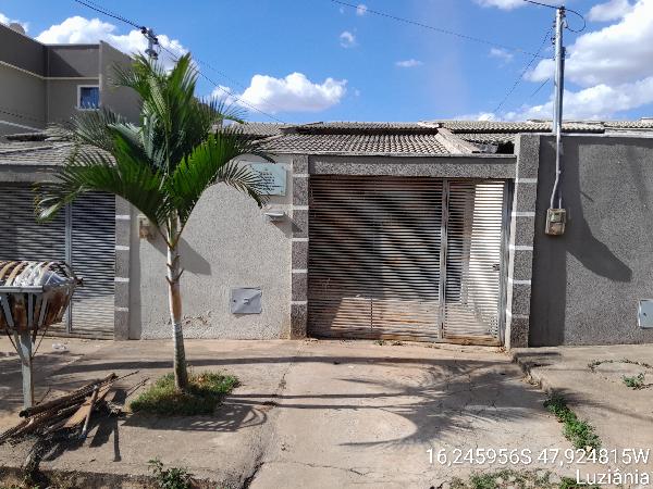 Vende-se em Luziania-GO  Casa, 118.23 de área total, 118.23 de área privativa, 190.00 de área do terreno,  3_qto(s), varanda, a.serv, WC, 1_sala(s), cozinha, 1_vaga(s) de garagem.