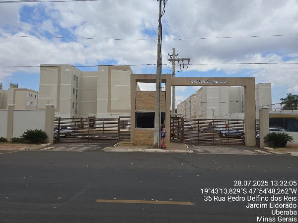 Vende-se em Uberaba-MG  apto, 78.07 de área total, 39.30 de área privativa,  2_qto(s), a.serv, WC, 1_sala(s), cozinha, 1_vaga(s) de garagem.