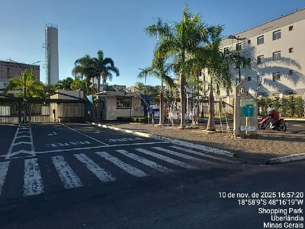 Vende-se em Uberlandia-MG  apto, 49.71 de área total, 43.77 de área privativa,  2_qto(s), WC, 1_sala(s), cozinha, 1_vaga(s) de garagem.