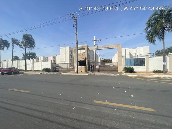 Vende-se em Uberaba-MG  apto, 78.08 de área total, 39.30 de área privativa,  2_qto(s), a.serv, WC, 1_sala(s), cozinha, 1_vaga(s) de garagem.