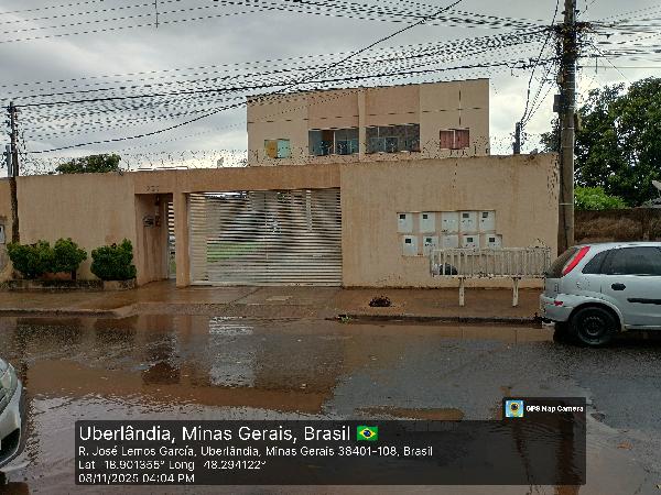 Vende-se em Uberlandia-MG  apto, 99.52 de área total, 58.00 de área privativa,  2_qto(s), WC, 1_sala(s), cozinha, 1_vaga(s) de garagem.