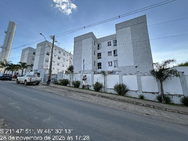 Vende-se em Pocos De Caldas-MG  apto, 49.42 de área total, 43.77 de área privativa,  2_qto(s), a.serv, WC, 1_sala(s), cozinha.