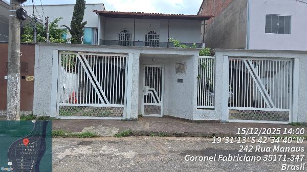 Vende-se em Coronel Fabriciano-MG  Casa, 300.68 de área total, 300.68 de área privativa, 300.00 de área do terreno,  2_qto(s), a.serv, WC, 1_sala(s), cozinha, Terraco, 2_vaga(s) de garagem.