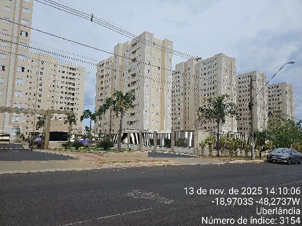 Vende-se em Uberlandia-MG  apto, 80.85 de área total, 41.71 de área privativa,  2_qto(s), WC, 1_sala(s), cozinha, 1_vaga(s) de garagem.