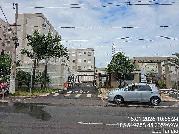 Vende-se em Uberlandia-MG  apto, 56.90 de área total, 39.30 de área privativa,  2_qto(s), a.serv, WC, 1_sala(s), cozinha, 1_vaga(s) de garagem.