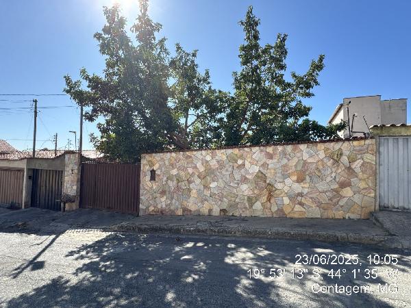 Vende-se em Contagem-MG  Casa, 69.66 de área total, 69.66 de área privativa, 360.00 de área do terreno,  2_qto(s), 1_vaga(s) de garagem.