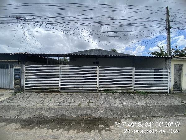 Vende-se em Bayeux-PB  Casa, 56.00 de área privativa, 380.00 de área do terreno,  2_qto(s), WC, 1_sala(s), cozinha, Terraco, 1_vaga(s) de garagem.