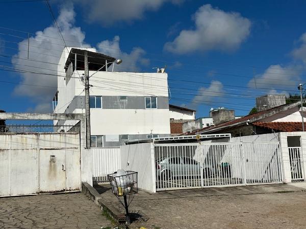 Vende-se em Joao Pessoa-PB  apto, 92.85 de área total, 31.60 de área privativa,  1_qto(s), WC, 1_sala(s), cozinha, 1_vaga(s) de garagem.