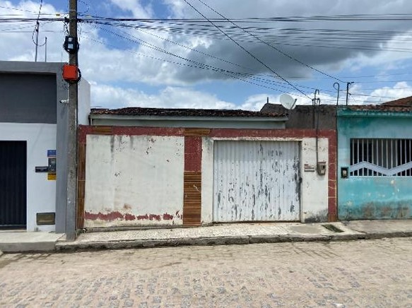 Vende-se em Olho D'agua Das Flores-AL  Casa, 89.90 de área privativa, 167.96 de área do terreno.