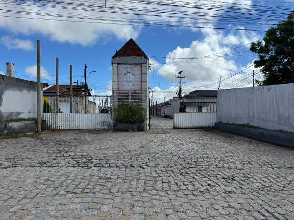 Vende-se em Arapiraca-AL  Casa, 83.38 de área privativa, 126.00 de área do terreno,  3_qto(s), a.serv, WC, 1_sala(s), cozinha, 1_vaga(s) de garagem.