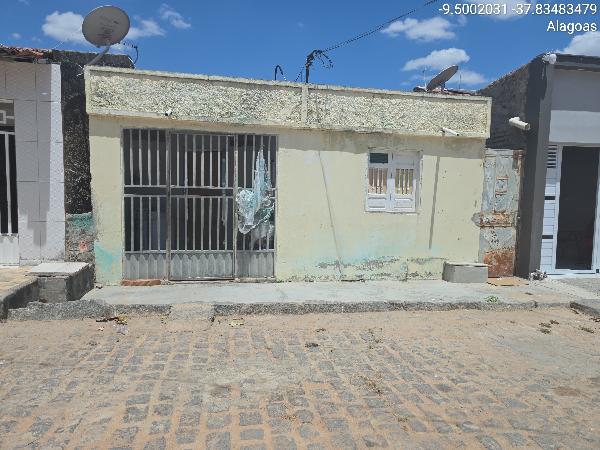 Vende-se em Olho D'agua Do Casado-AL  Casa, 63.54 de área total, 63.54 de área privativa, 124.48 de área do terreno,  2_qto(s), varanda, a.serv, WC, 1_sala(s), cozinha.