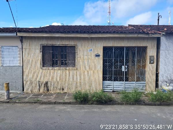 Vende-se em Messias-AL  Terreno, 72.00 de área total, 72.00 de área do terreno,  2_qto(s), a.serv, WC, 1_sala(s), cozinha.
