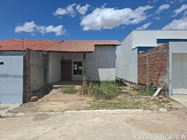 Vende-se em Arapiraca-AL  Casa, 70.00 de área total, 70.00 de área privativa, 135.00 de área do terreno,  2_qto(s), a.serv, WC, 1_sala(s), cozinha.