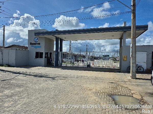 Vende-se em Maceio-AL  Casa, 79.25 de área total, 54.83 de área privativa, 89.95 de área do terreno,  2_qto(s), a.serv, WC, 1_sala(s), cozinha, 1_vaga(s) de garagem.